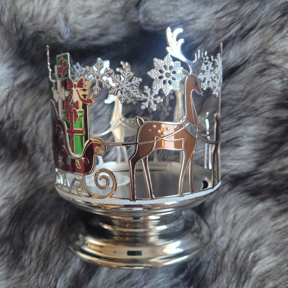 B&BW Christmas 3 wick pedestal candle holder Sleigh & Reindeer silver metal New
